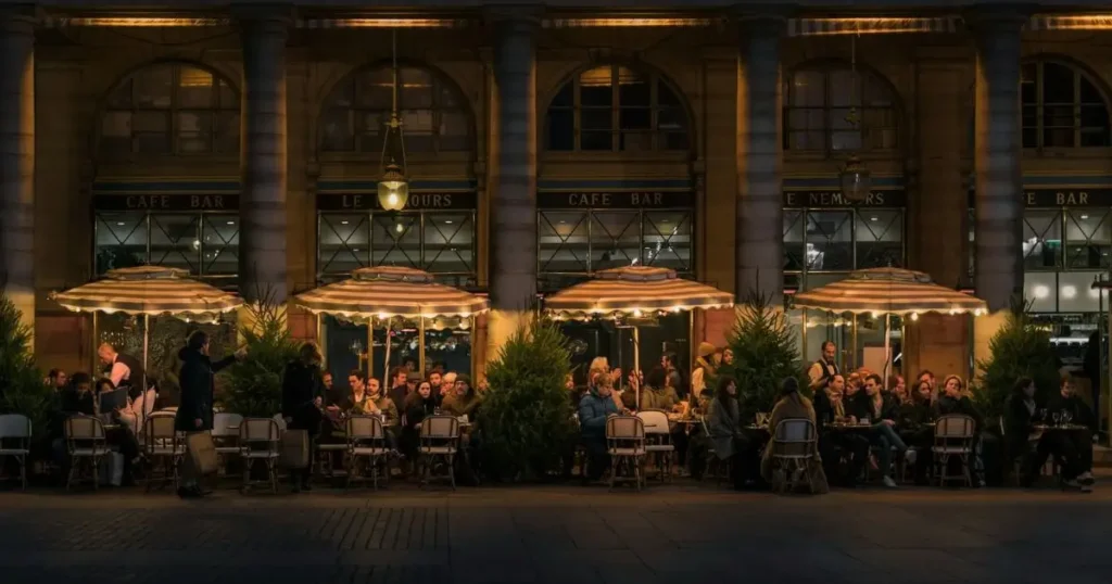 Dining paris solo travel